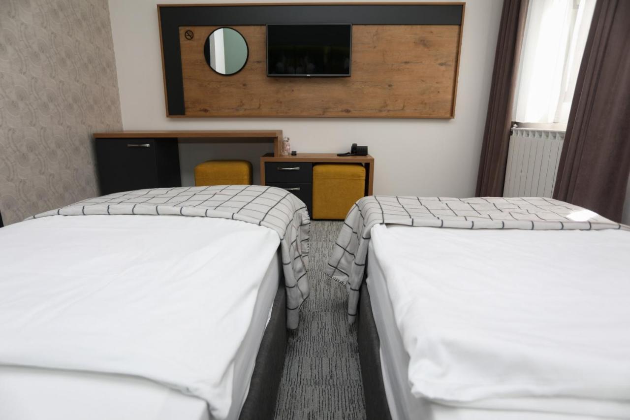 Hotel Board Jahorina Bagian luar foto
