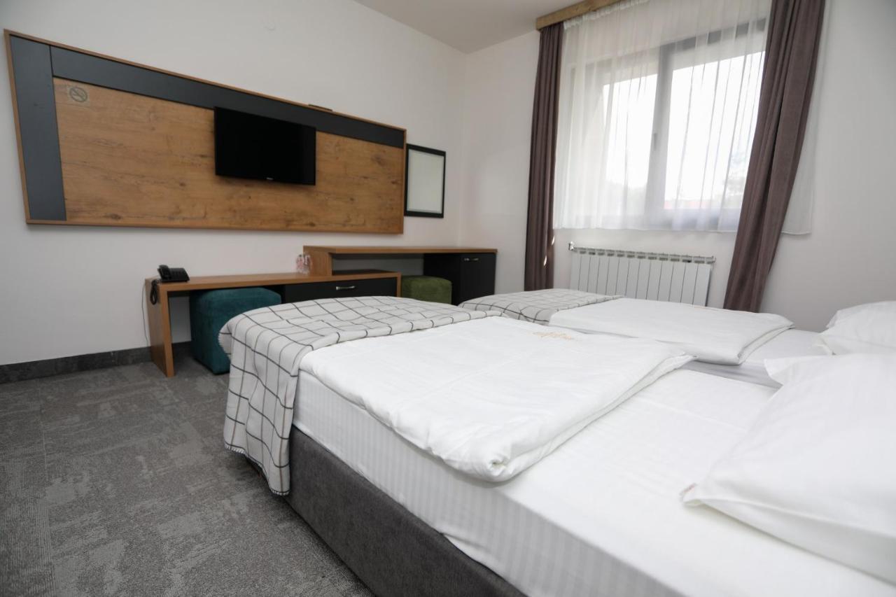 Hotel Board Jahorina Bagian luar foto